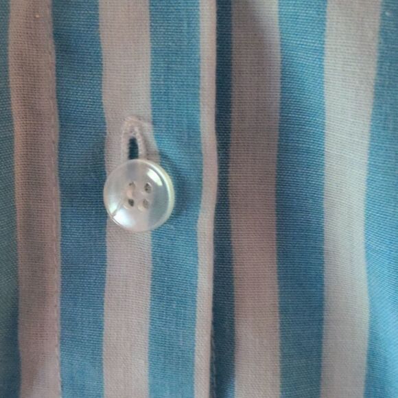 🤩 Vintage blue and white‎ striped shirt 🤩 2 for $20 - Picture 6 of 10